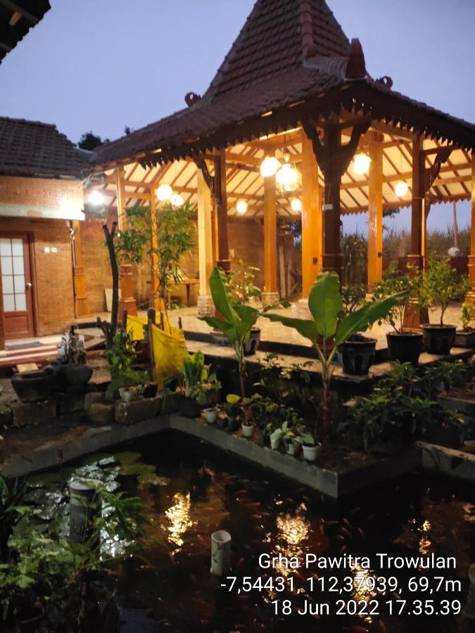 Grha Pawitra Trowulan Apartment ภายนอก รูปภาพ