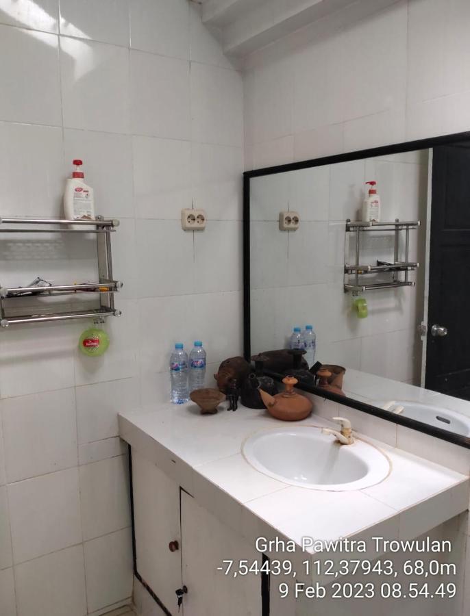 Grha Pawitra Trowulan Apartment ภายนอก รูปภาพ