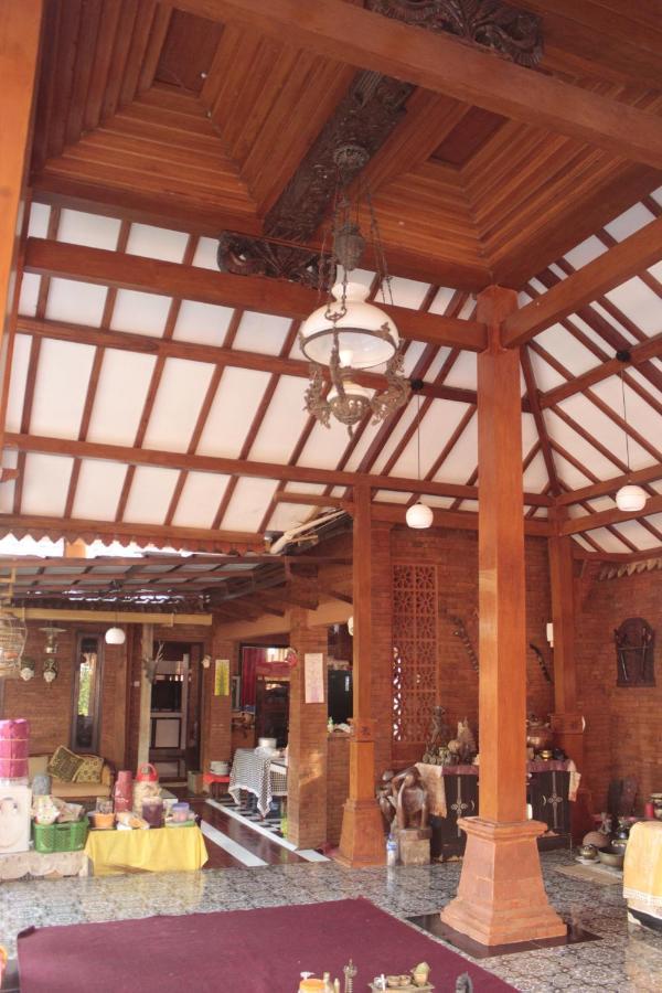 Grha Pawitra Trowulan Apartment ภายนอก รูปภาพ